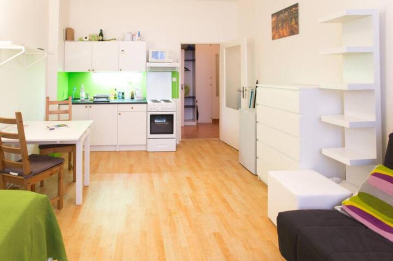 Nice Apartment By The Center Prague Exterior photo
